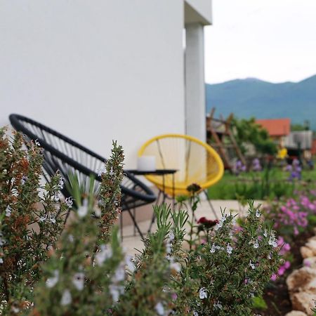 Flora Studio Apartments Korenica Exterior foto